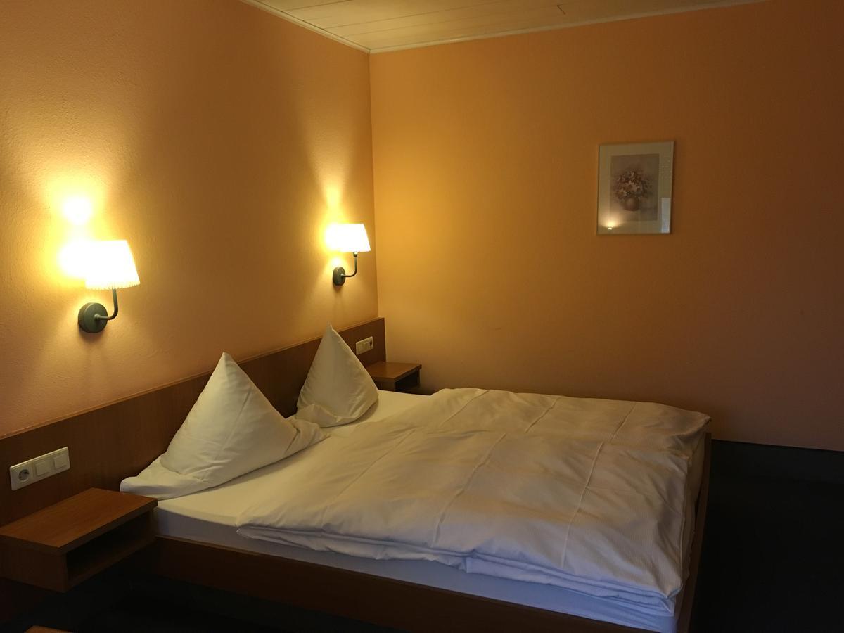 ZIP Hotel Lingenfeld Buitenkant foto