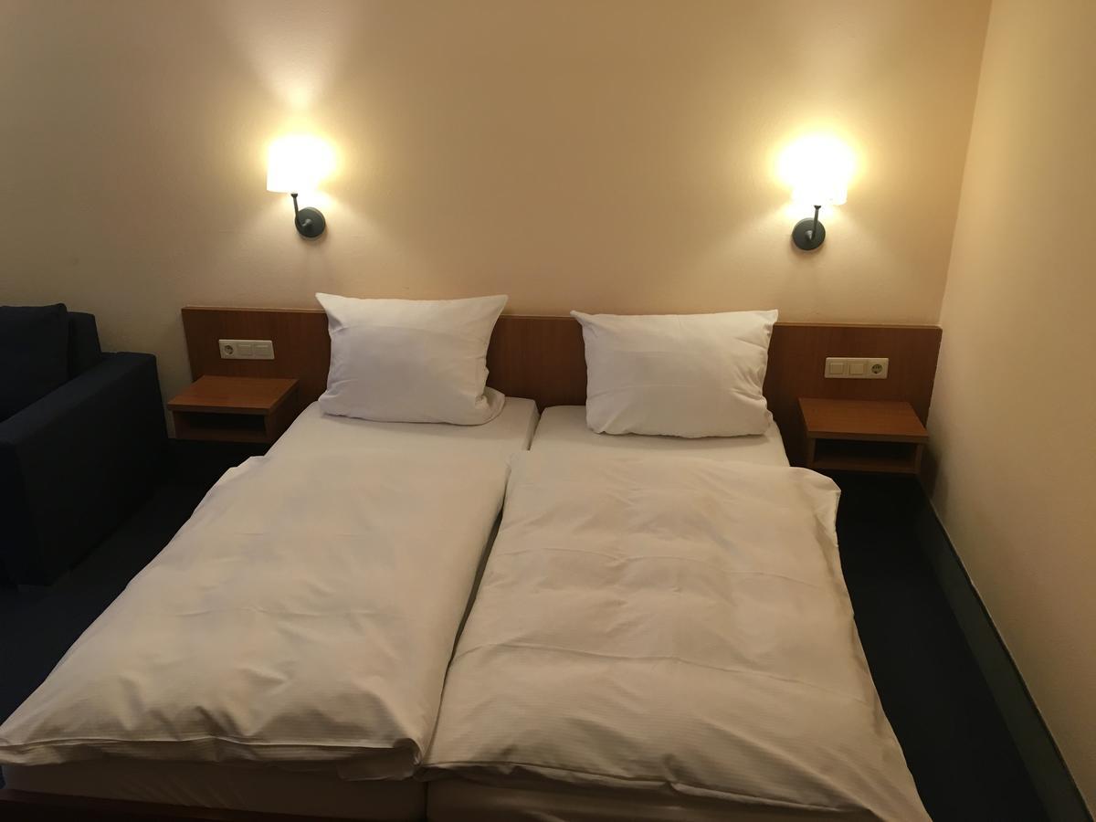 ZIP Hotel Lingenfeld Buitenkant foto