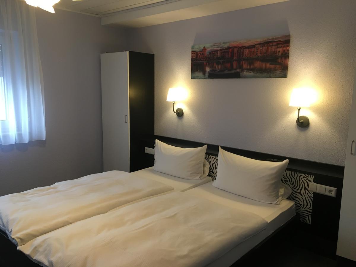 ZIP Hotel Lingenfeld Buitenkant foto