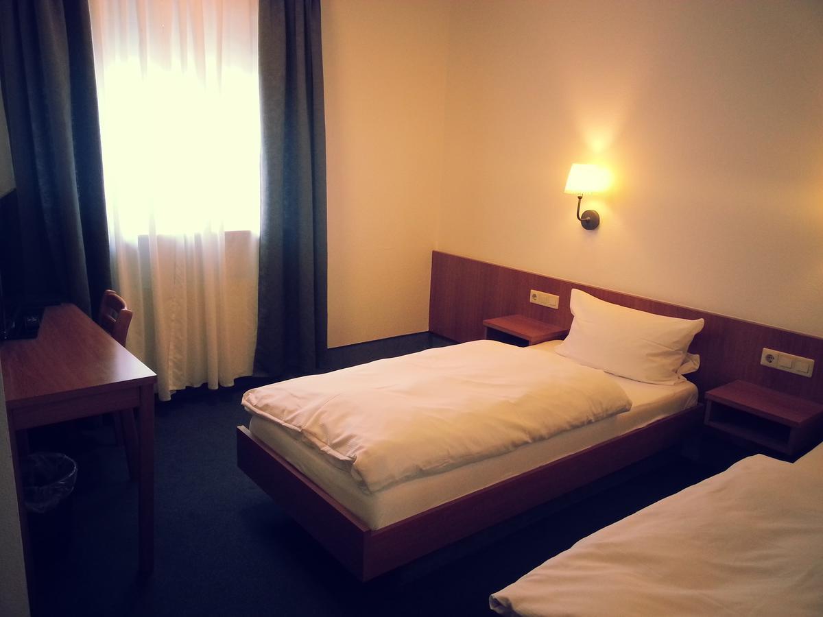 ZIP Hotel Lingenfeld Buitenkant foto