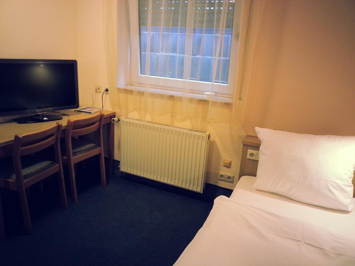 ZIP Hotel Lingenfeld Buitenkant foto