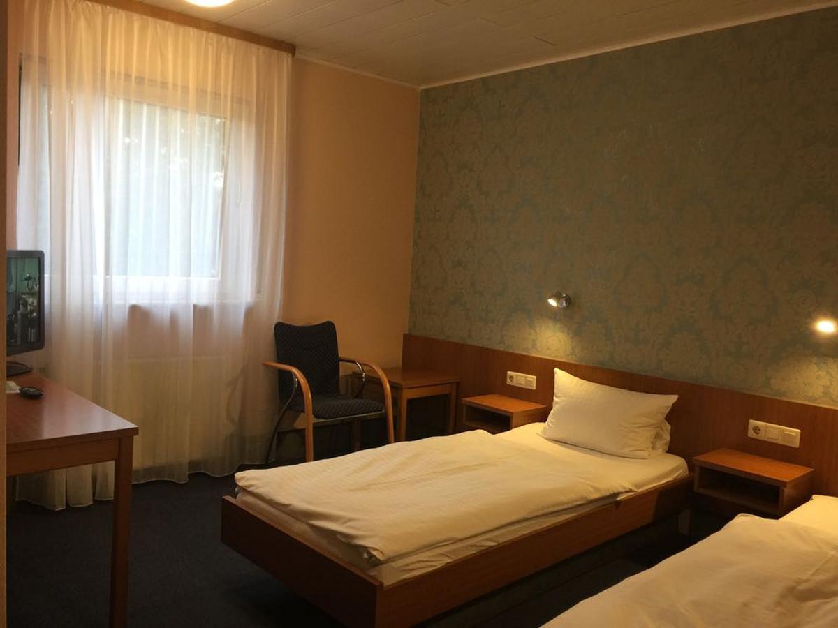 ZIP Hotel Lingenfeld Buitenkant foto