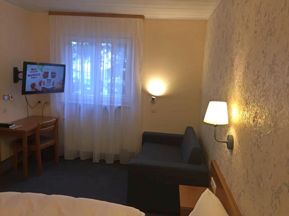 ZIP Hotel Lingenfeld Buitenkant foto