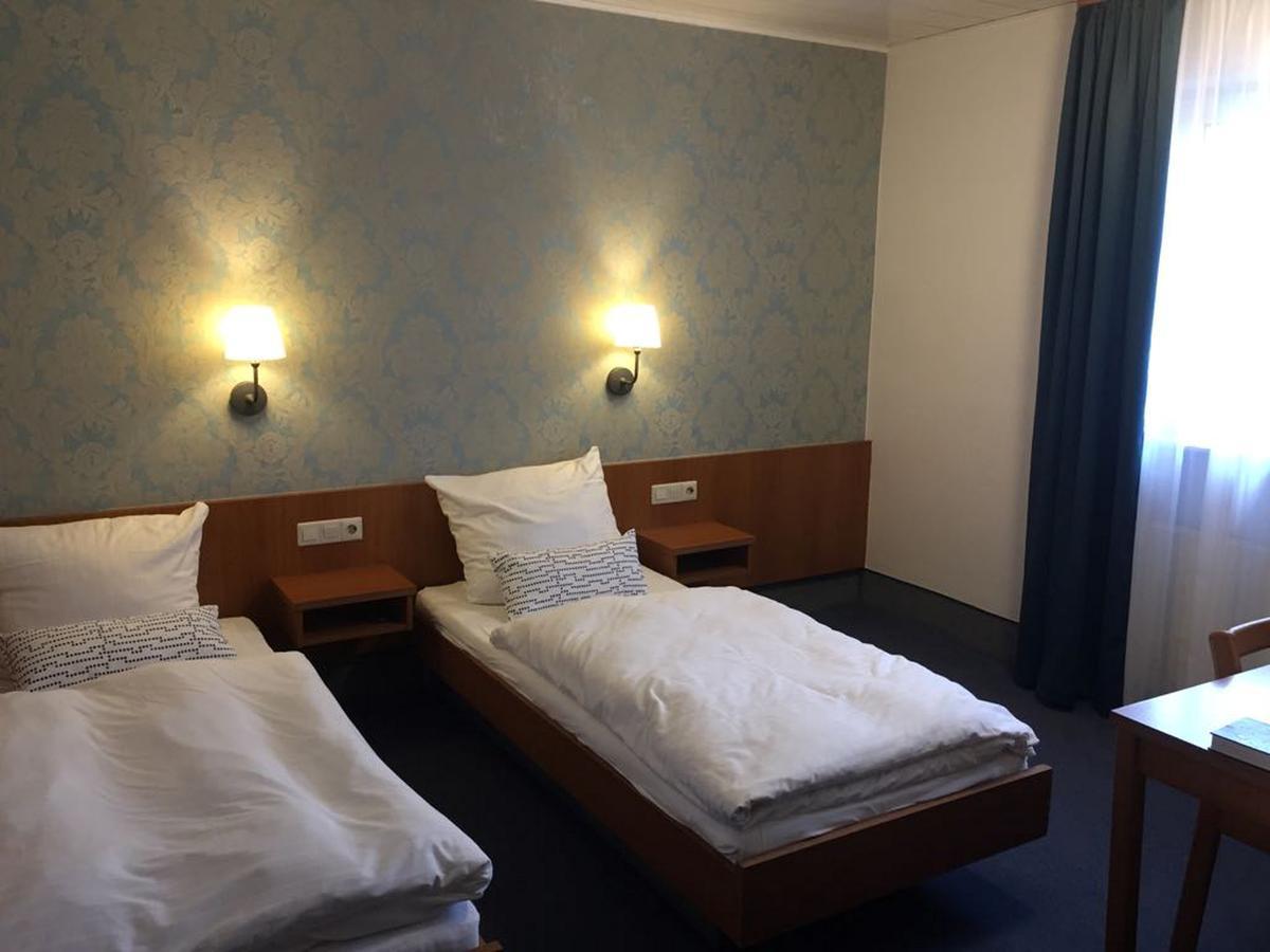 ZIP Hotel Lingenfeld Buitenkant foto