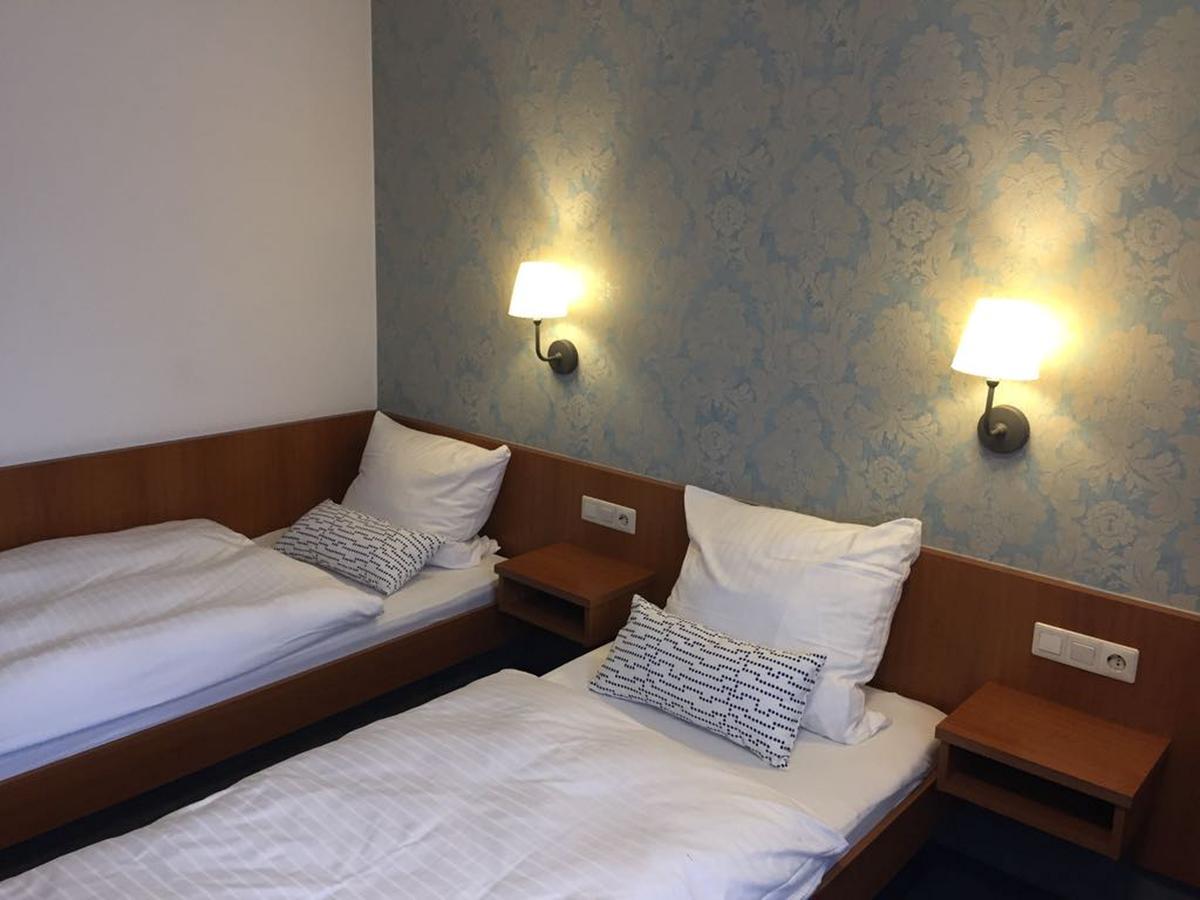ZIP Hotel Lingenfeld Buitenkant foto